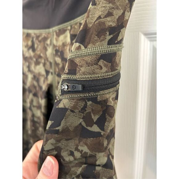 Lululemon Run: Top Speed Crop *Full-On Luxtreme
Mystic Jungle Fatigue Green Blac - Picture 4 of 13